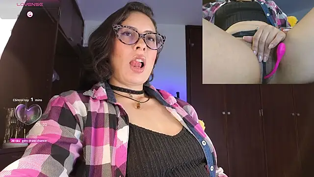 sophia dumont online show from November 2025 11:05:02 PM