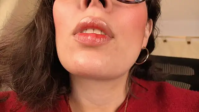 sophia dumont online show from April 2026 12:44:01 AM