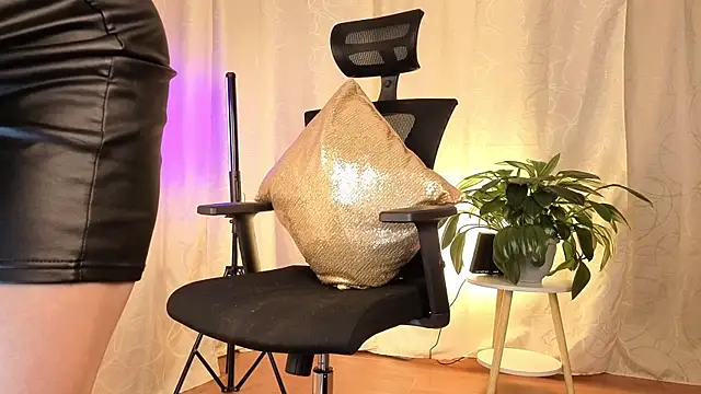 sophia dumont online show from April 2026 09:47:02 AM