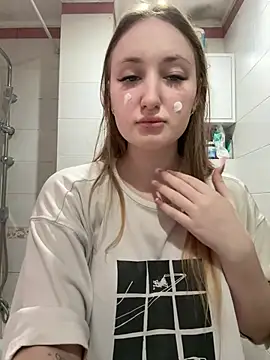 Snapshot of Evi_murr chatting on February 2025 12:27:02 PM Evi murr online show from February 2025 12:27:02 PM