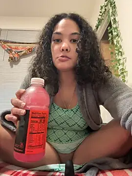 tastylolaaa online show from October 2025 10:37:02 AM