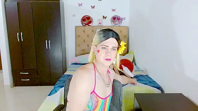 Snapshot of Dolldirtyxxx chatting on June 2026 05:35:01 AM Dolldirtyxxx online show from June 2026 05:35:01 AM