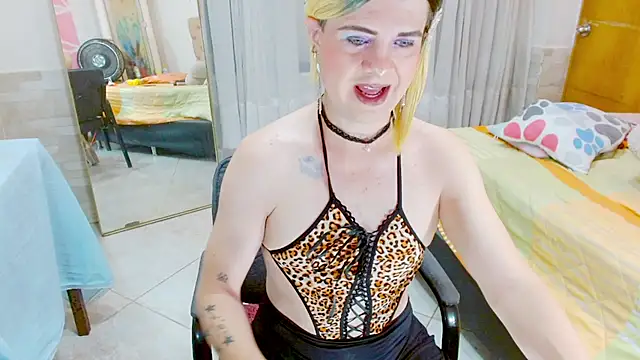 Dolldirtyxxx online show from May 2026 05:00:01 AM