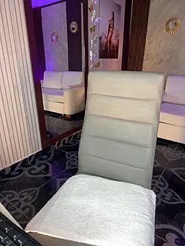 Madissonlove 1 online show from April 2026 09:16:02 PM