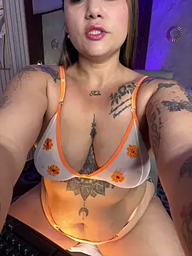Madissonlove 1 online show from May 2026 11:16:01 PM