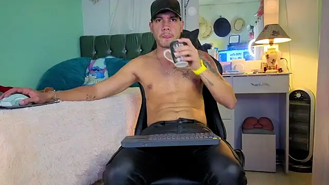 Snapshot of Chrissken chatting on October 2025 12:56:02 AM Chrissken online show from October 2025 12:56:02 AM