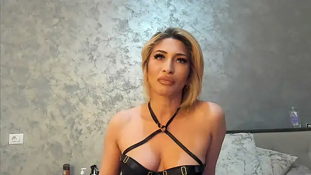 SWEET-SOPHI online show from July 2026 07:47:02 PM