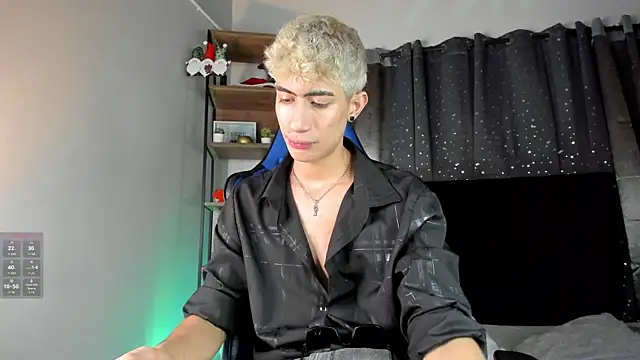 NovaaWheler online show from December 2025 08:31:01 PM