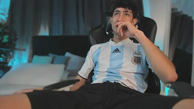 NovaaWheler online show from April 2026 09:05:02 PM