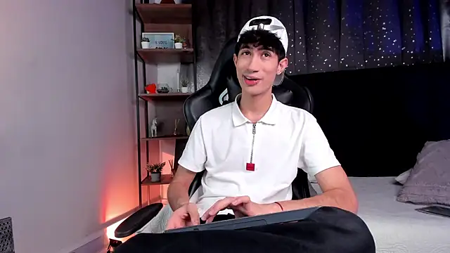 NovaaWheler online show from November 2025 08:09:02 PM