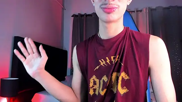 NovaaWheler online show from October 2025 07:26:02 PM