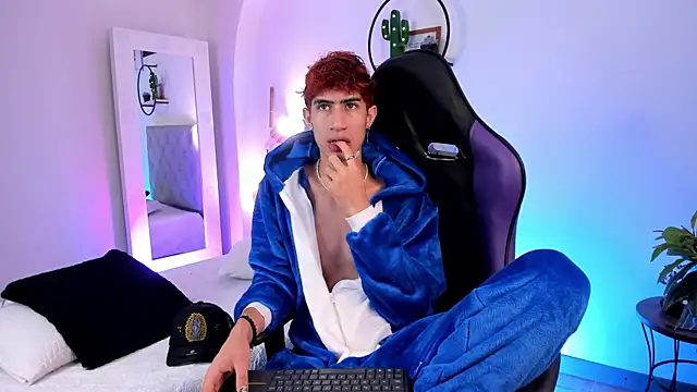 NovaaWheler online show from March 2025 05:16:01 AM