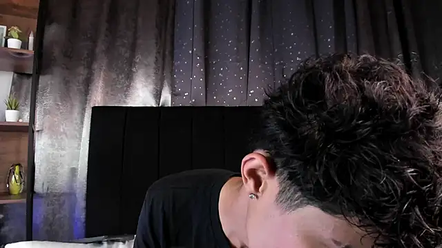 NovaaWheler online show from November 2025 08:24:02 PM