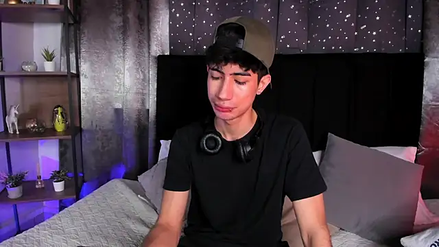 NovaaWheler online show from October 2025 12:57:02 PM