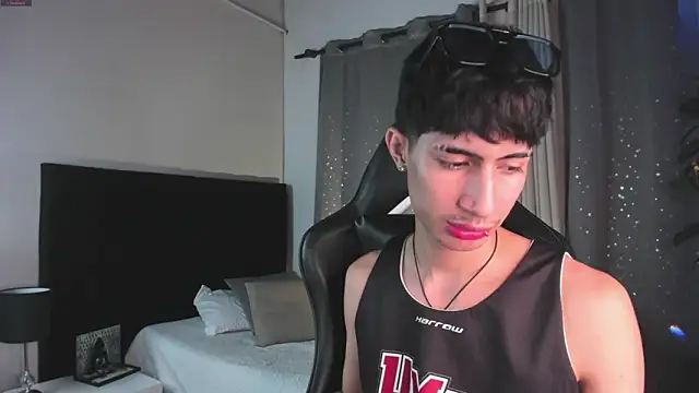 NovaaWheler online show from September 2025 09:36:02 PM