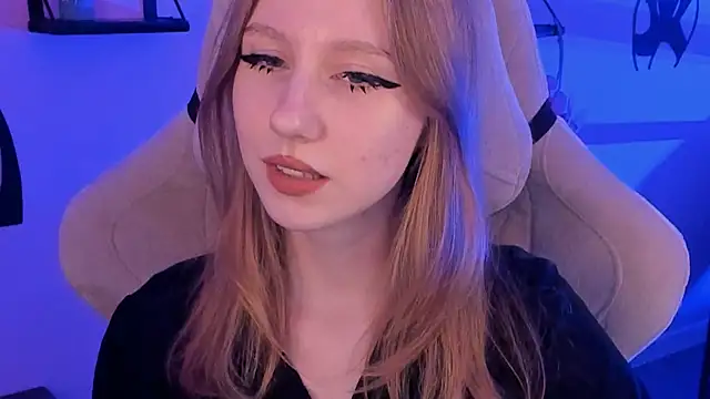 Snapshot of DariaTate chatting on September 2025 11:59:02 AM DariaTate online show from September 2025 11:59:02 AM