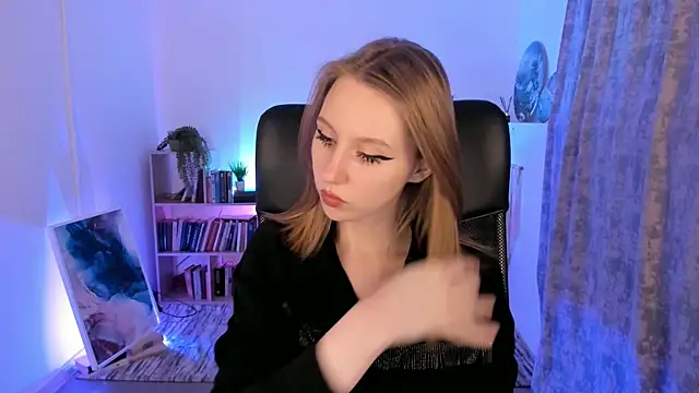 Snapshot of DariaTate chatting on March 2025 08:54:01 PM DariaTate online show from March 2025 08:54:01 PM