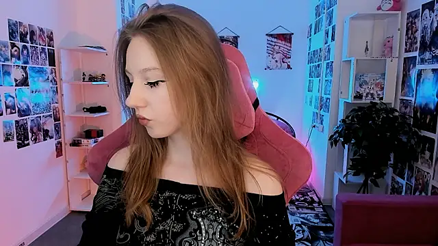 Snapshot of DariaTate chatting on March 2026 12:16:01 PM DariaTate online show from March 2026 12:16:01 PM