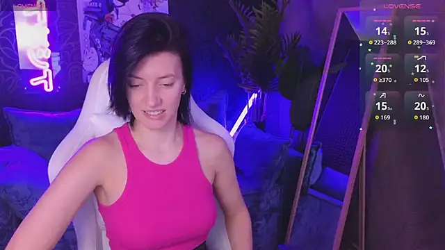 roxy riot  online show from April 2026 01:33:01 AM