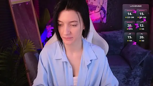 roxy riot  online show from November 2025 02:00:02 AM