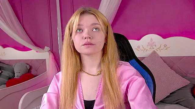 Snapshot of AdeleCartier chatting on March 2025 12:48:01 AM AdeleCartier online show from March 2025 12:48:01 AM