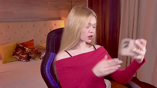 Snapshot of AdeleCartier chatting on February 2025 04:29:01 AM AdeleCartier online show from February 2025 04:29:01 AM