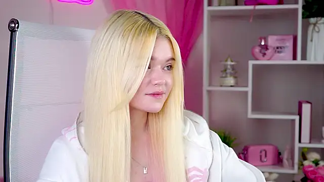 Snapshot of AdeleCartier chatting on April 2026 12:55:02 AM AdeleCartier online show from April 2026 12:55:02 AM