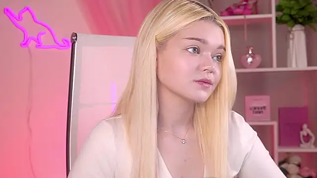 Snapshot of AdeleCartier chatting on April 2026 02:57:02 AM AdeleCartier online show from April 2026 02:57:02 AM