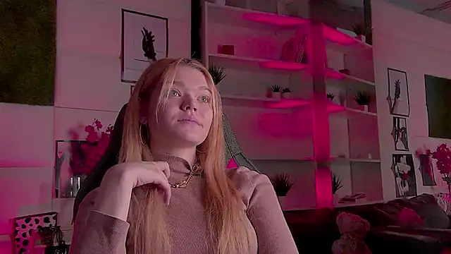 Snapshot of AdeleCartier chatting on March 2025 03:38:01 AM AdeleCartier online show from March 2025 03:38:01 AM