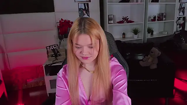 Snapshot of AdeleCartier chatting on February 2025 11:30:01 PM AdeleCartier online show from February 2025 11:30:01 PM