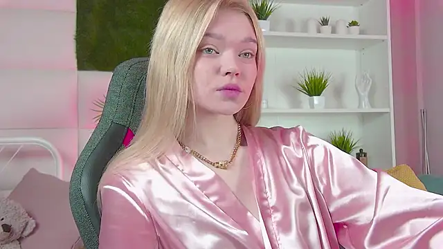 Snapshot of AdeleCartier chatting on March 2025 03:54:01 AM AdeleCartier online show from March 2025 03:54:01 AM