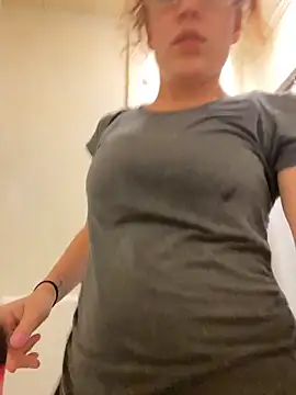 Snapshot of grassXass420 chatting on October 2025 09:20:02 AM grassXass420 online show from October 2025 09:20:02 AM