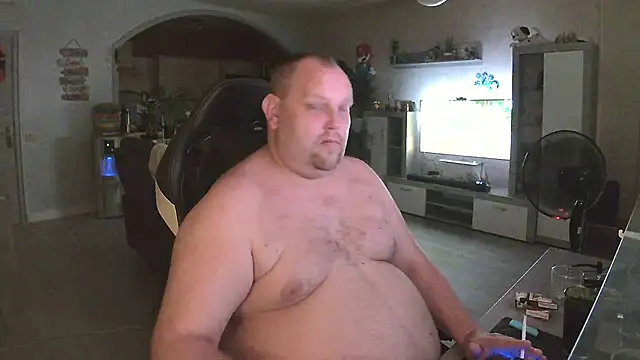 Hotfire-112 online show from May 2026 09:41:01 PM