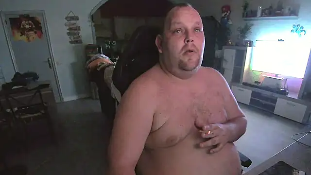 Hotfire-112 online show from May 2026 11:35:02 PM