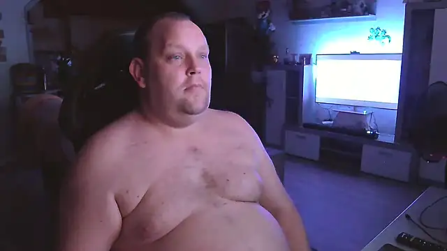 Hotfire-112 online show from April 2026 09:30:01 PM