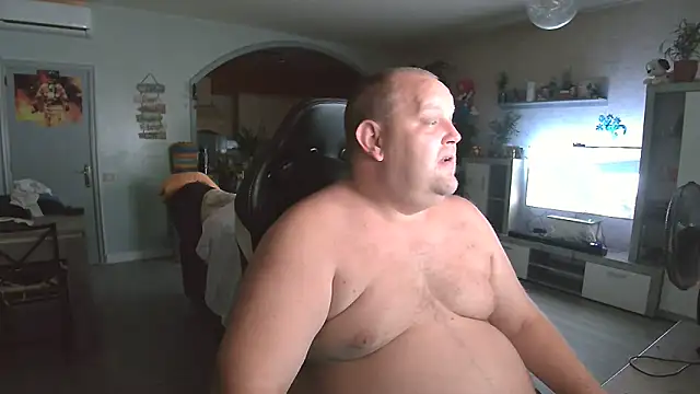Hotfire-112 online show from May 2026 11:43:01 PM