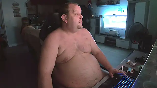 Hotfire-112 online show from April 2026 10:43:02 PM