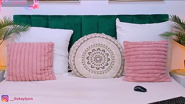 Kaylynn online show from November 2025 04:05:02 AM