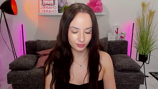 Snapshot of Suga_babe chatting on March 2025 03:05:02 AM Suga babe online show from March 2025 03:05:02 AM