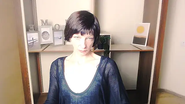 Snapshot of _AngeliaFlow_ chatting on September 2025 05:50:02 AM AngeliaFlow online show from September 2025 05:50:02 AM