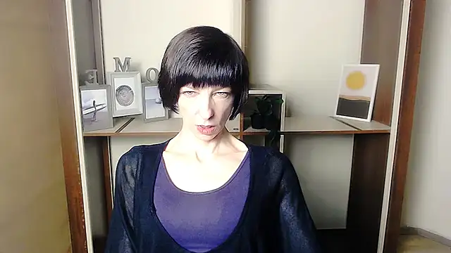 Snapshot of _AngeliaFlow_ chatting on September 2025 06:17:01 AM AngeliaFlow online show from September 2025 06:17:01 AM