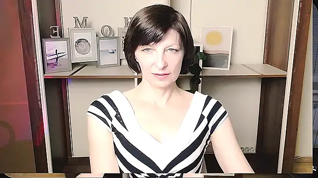 Snapshot of _AngeliaFlow_ chatting on June 2026 07:46:02 AM AngeliaFlow online show from June 2026 07:46:02 AM