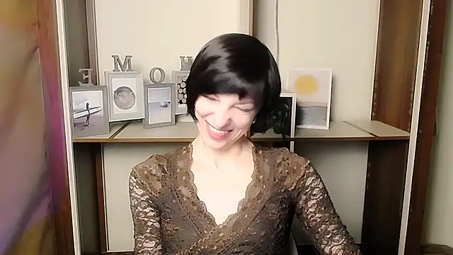  AngeliaFlow  online show from January 2026 01:06:02 PM