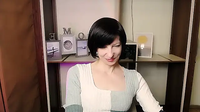  AngeliaFlow  online show from January 2026 12:31:01 PM