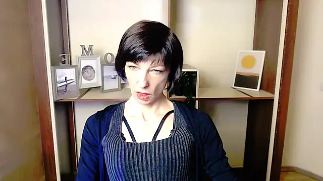 Snapshot of _AngeliaFlow_ chatting on October 2025 06:29:02 AM AngeliaFlow online show from October 2025 06:29:02 AM