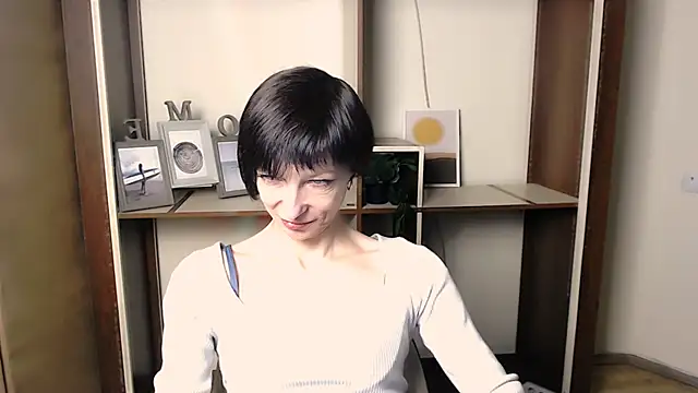  AngeliaFlow  online show from November 2025 07:45:02 AM