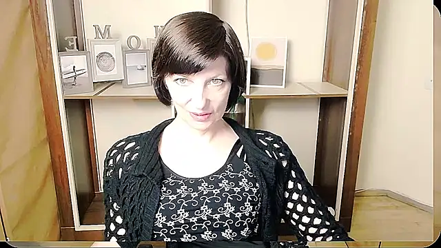 Snapshot of _AngeliaFlow_ chatting on June 2026 08:03:01 AM AngeliaFlow online show from June 2026 08:03:01 AM