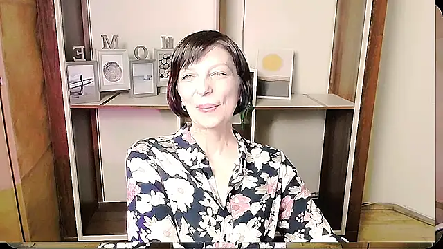 Snapshot of _AngeliaFlow_ chatting on June 2026 09:48:02 AM AngeliaFlow online show from June 2026 09:48:02 AM