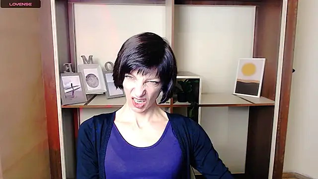 Snapshot of _AngeliaFlow_ chatting on October 2025 07:20:02 AM AngeliaFlow online show from October 2025 07:20:02 AM