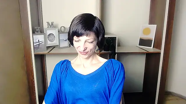 Snapshot of _AngeliaFlow_ chatting on September 2025 07:13:02 AM AngeliaFlow online show from September 2025 07:13:02 AM